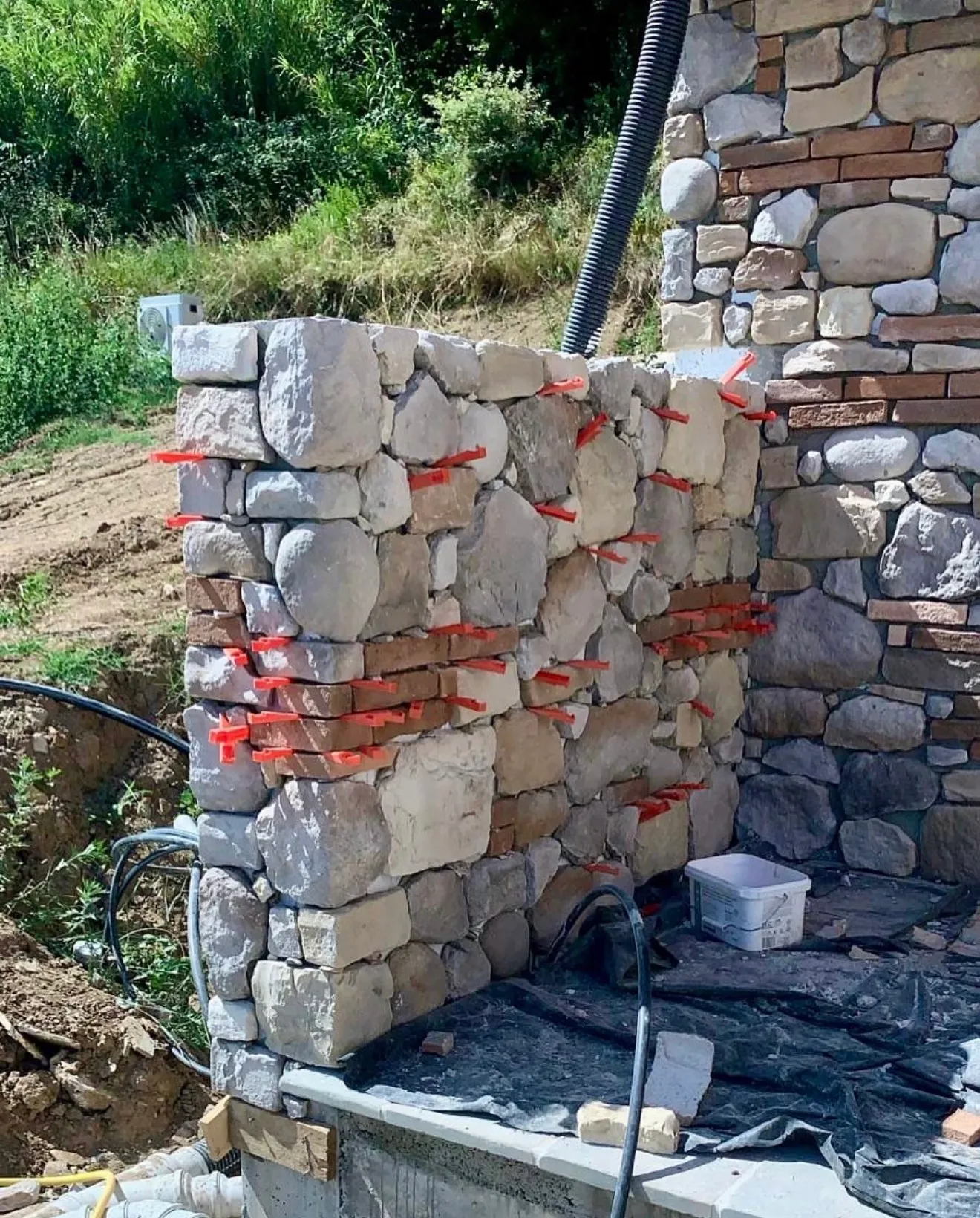 Rivestimento in Pietra, Italia